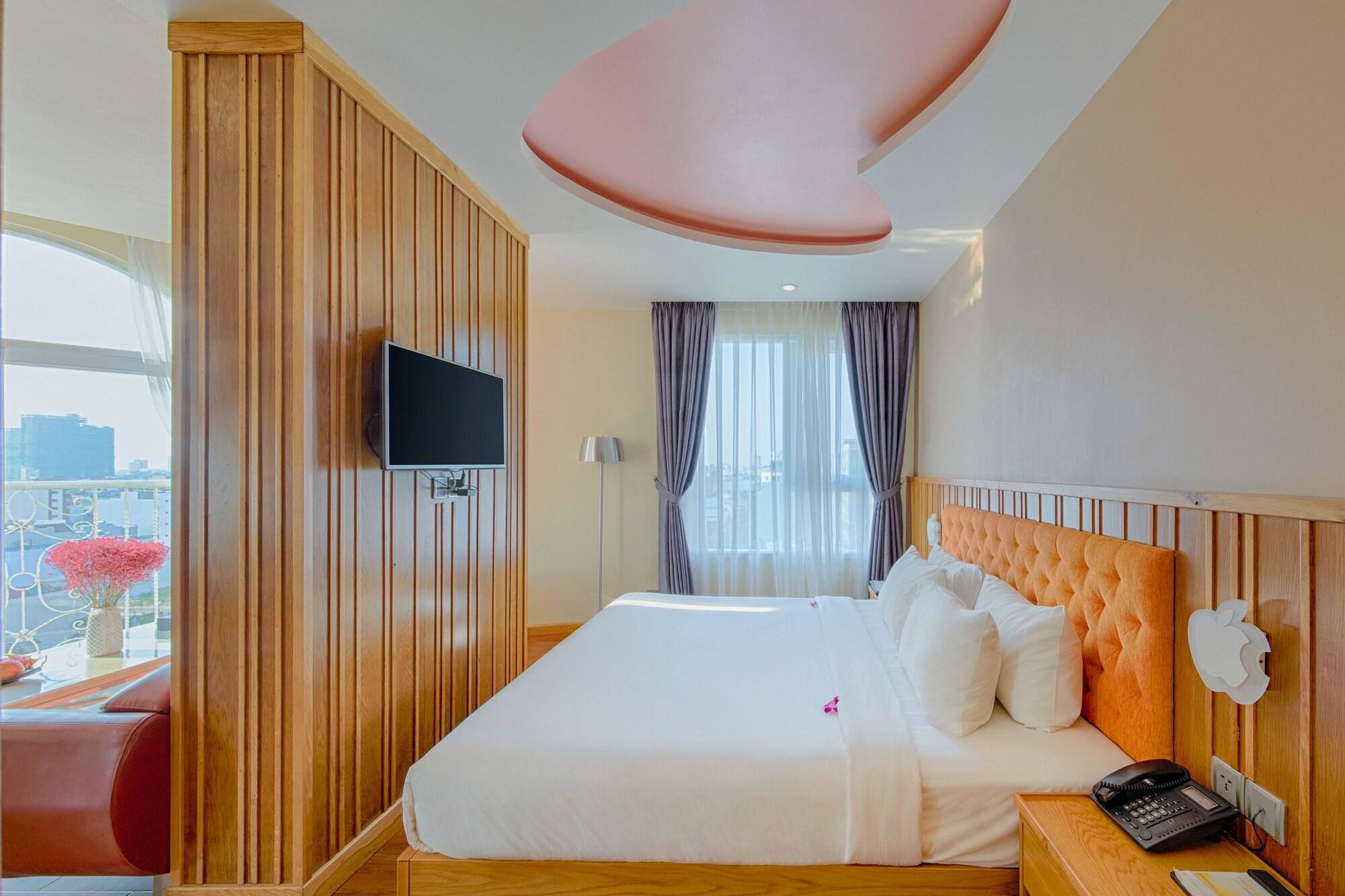 Sea Queen Hotel Da Nang Bagian luar foto