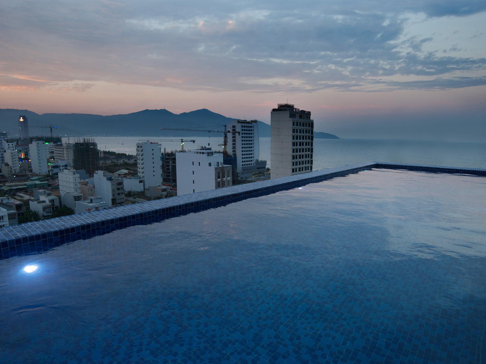 Sea Queen Hotel Da Nang Bagian luar foto