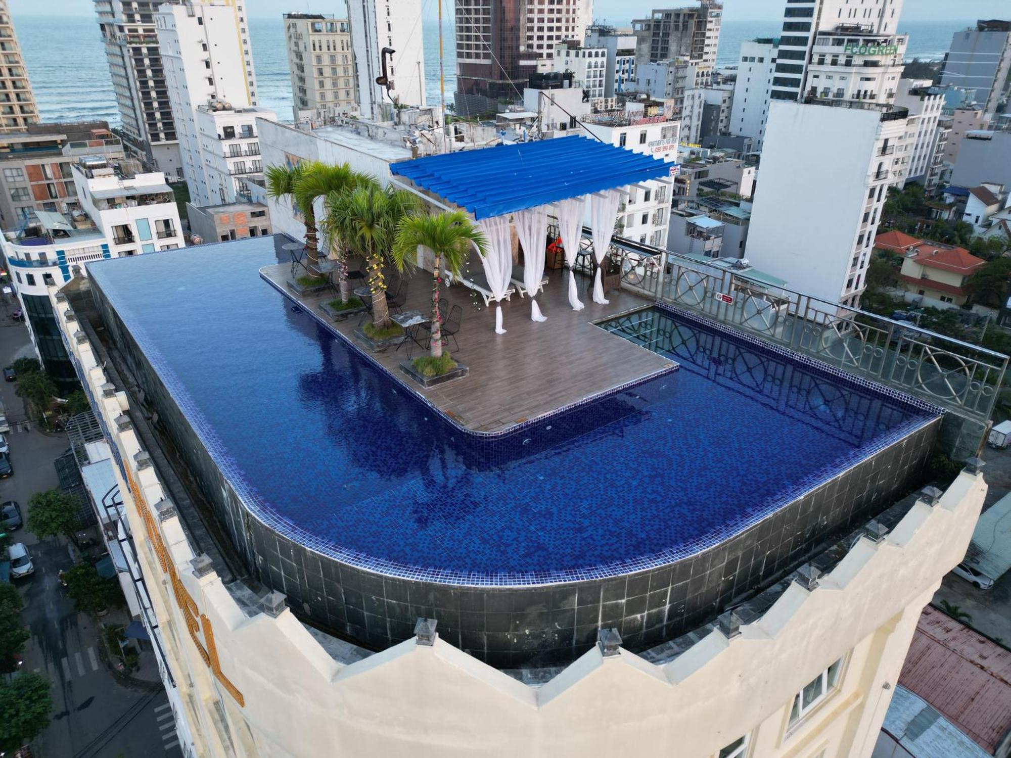 Sea Queen Hotel Da Nang Bagian luar foto