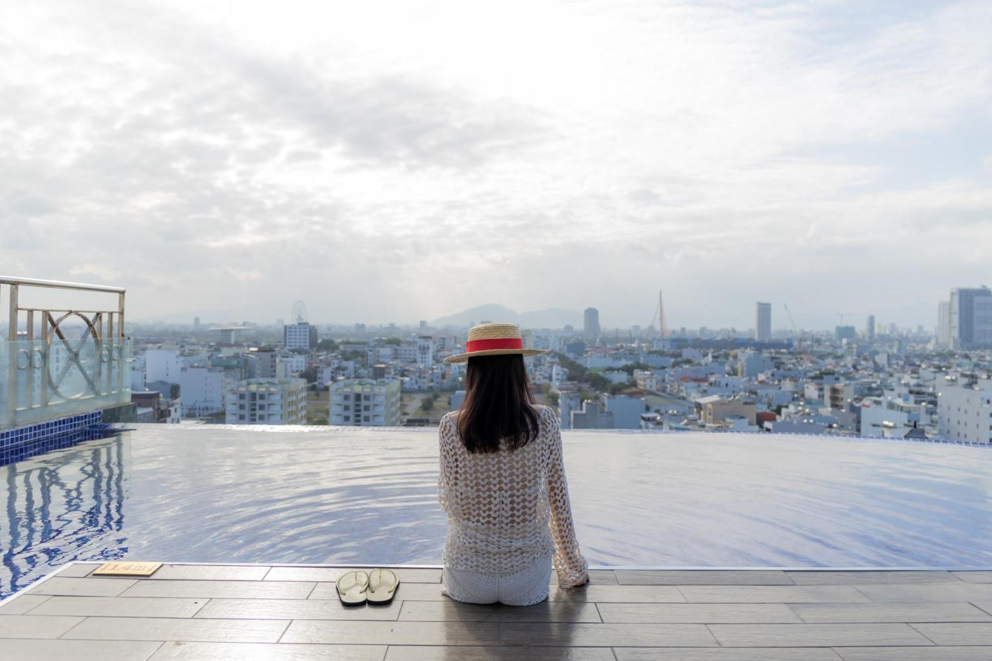 Sea Queen Hotel Da Nang Bagian luar foto