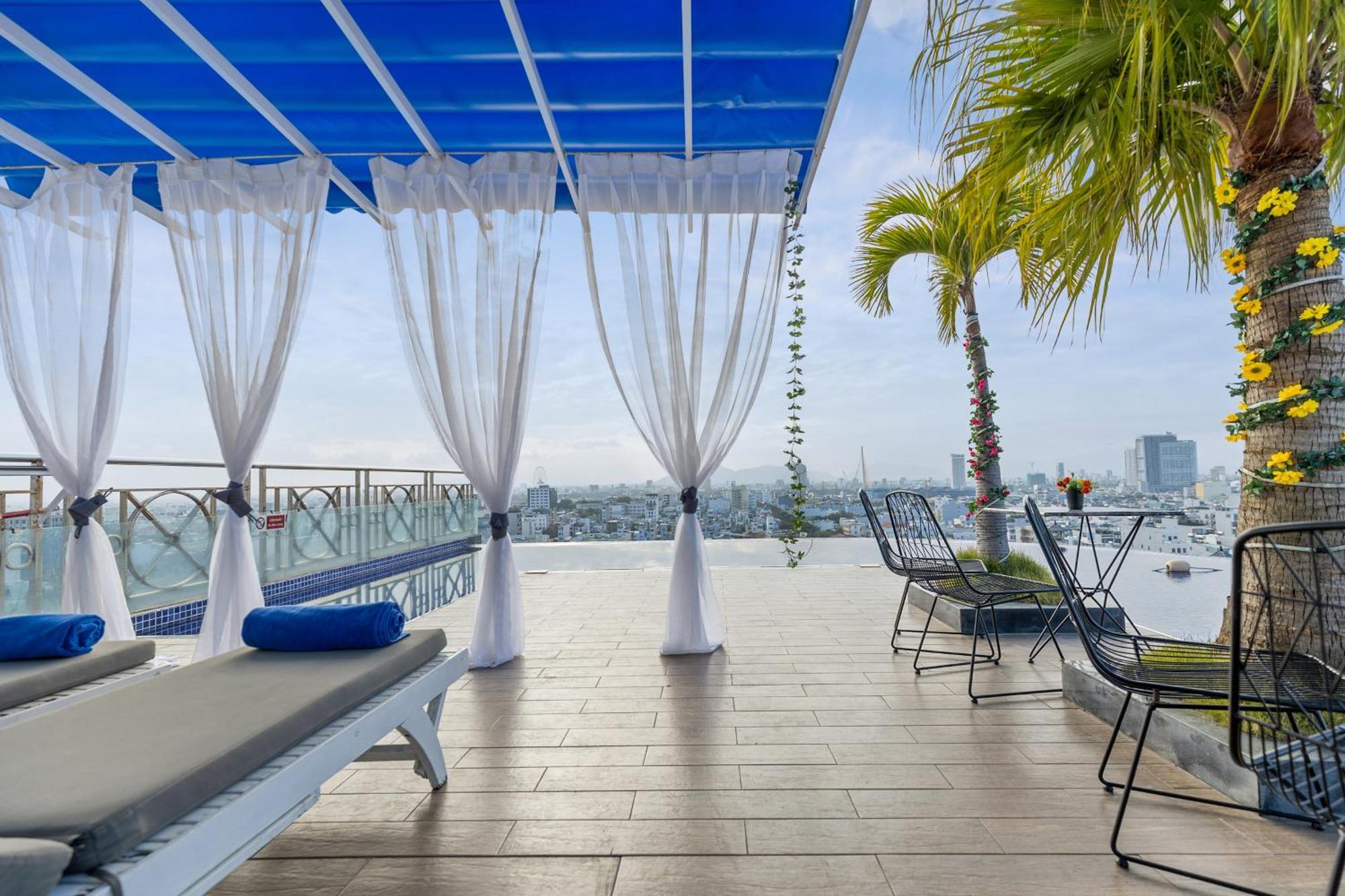 Sea Queen Hotel Da Nang Bagian luar foto