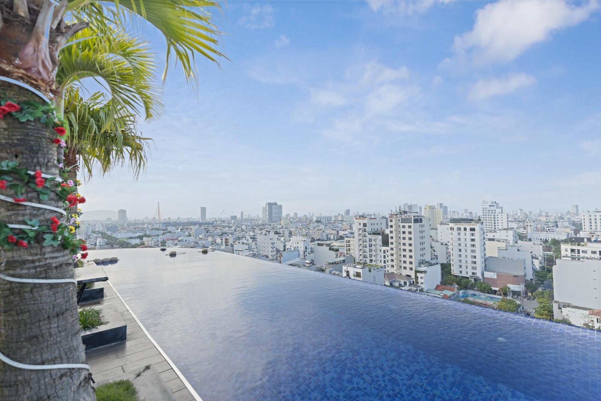 Sea Queen Hotel Da Nang Bagian luar foto