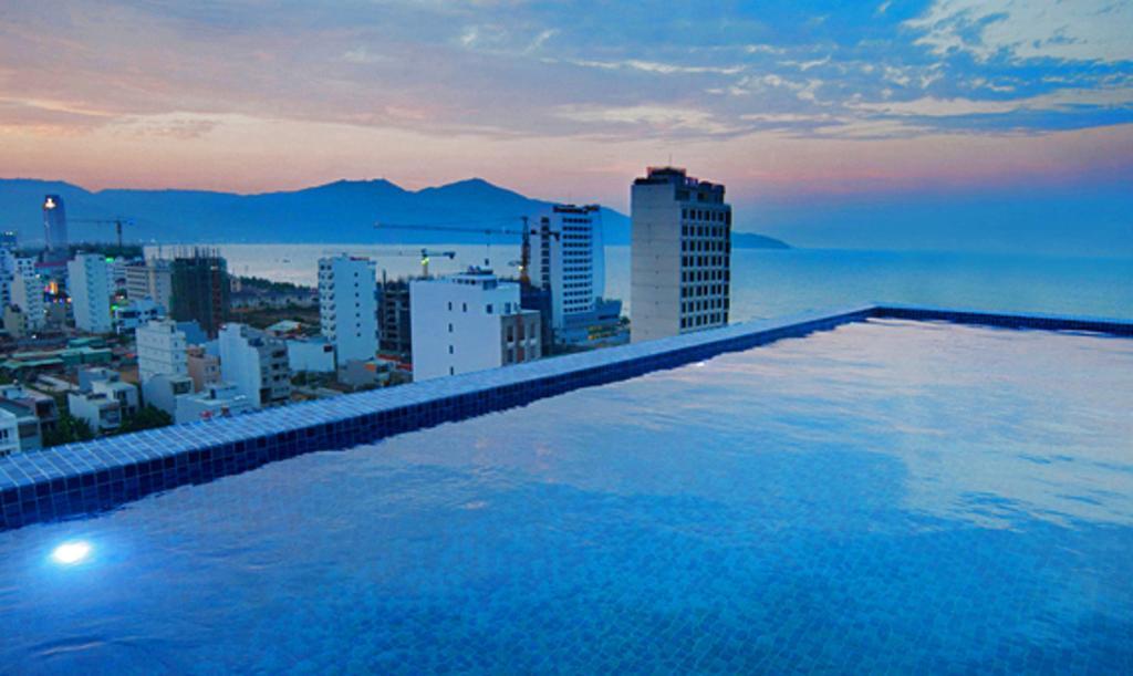 Sea Queen Hotel Da Nang Bagian luar foto