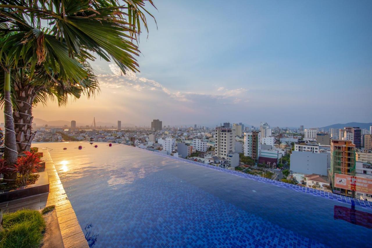 Sea Queen Hotel Da Nang Bagian luar foto