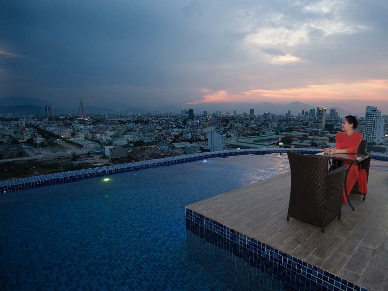 Sea Queen Hotel Da Nang Bagian luar foto
